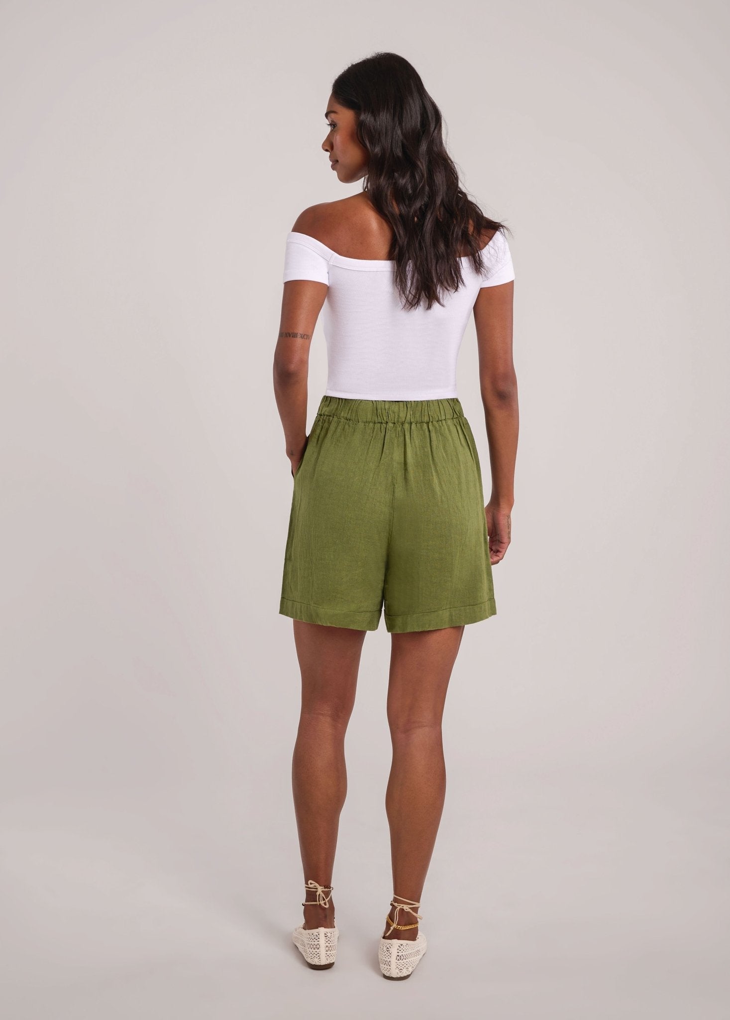 WILLA WIDE LEG LINEN SHORTS / MOSS