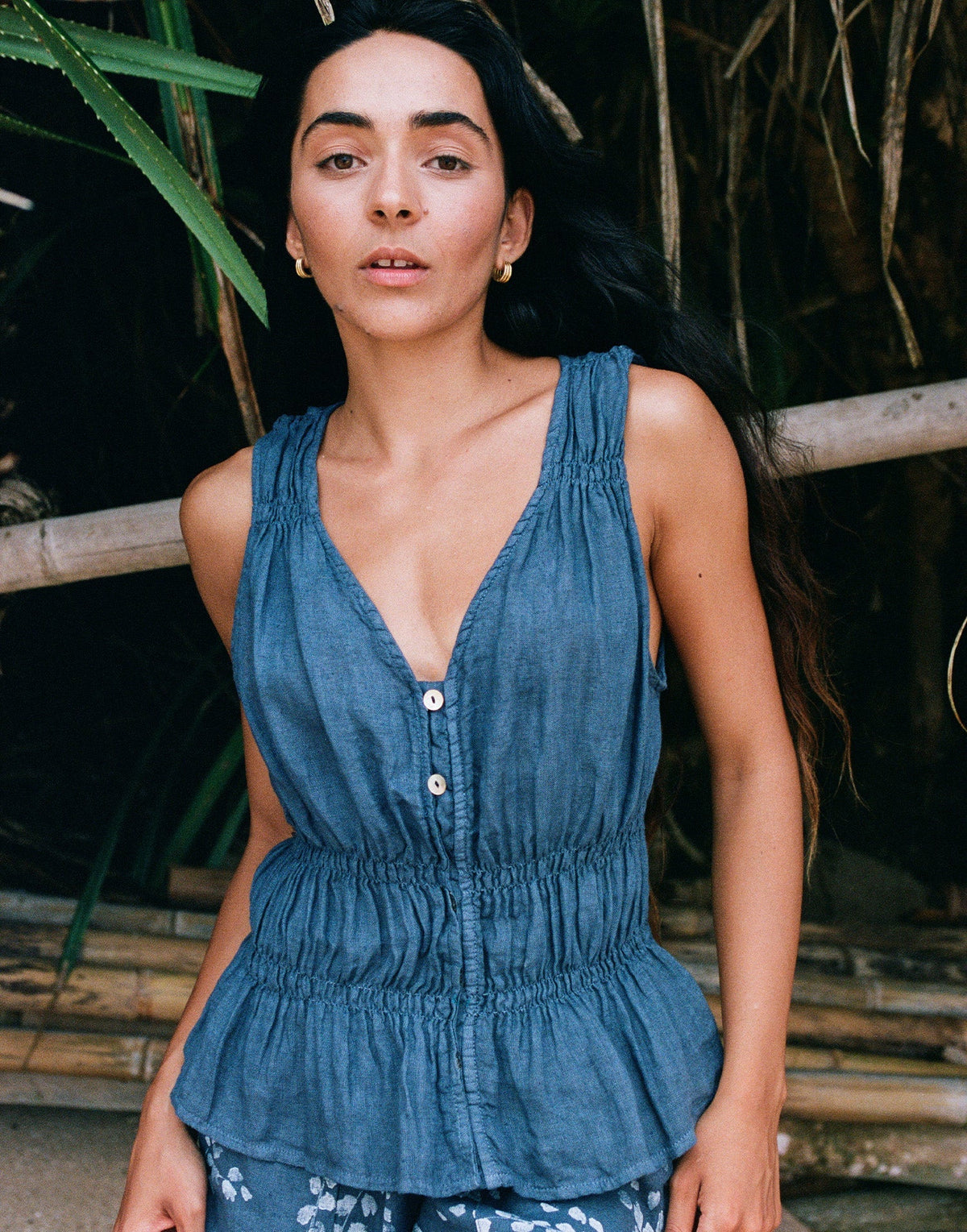 ELOISE V-NECK LINEN TANK TOP / DENIM