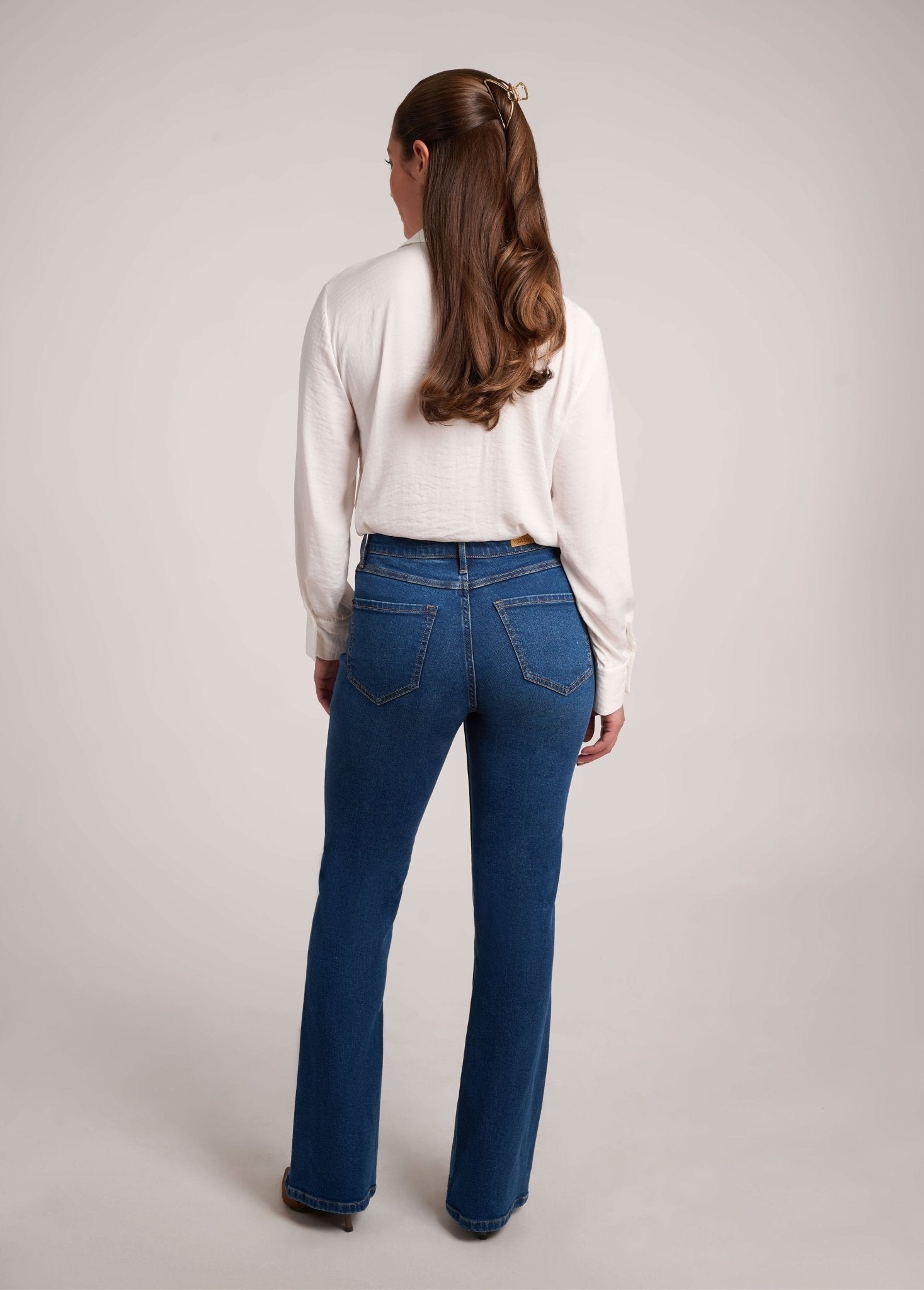 ALEX BOOTCUT JEANS / LARISSA
