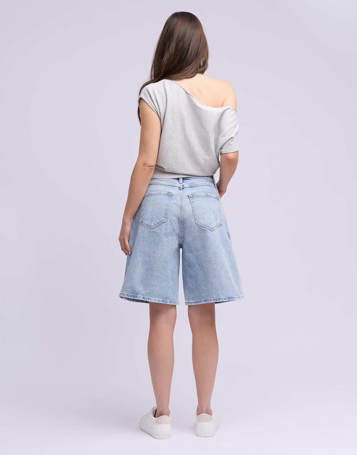 SHORTS / DOLLY