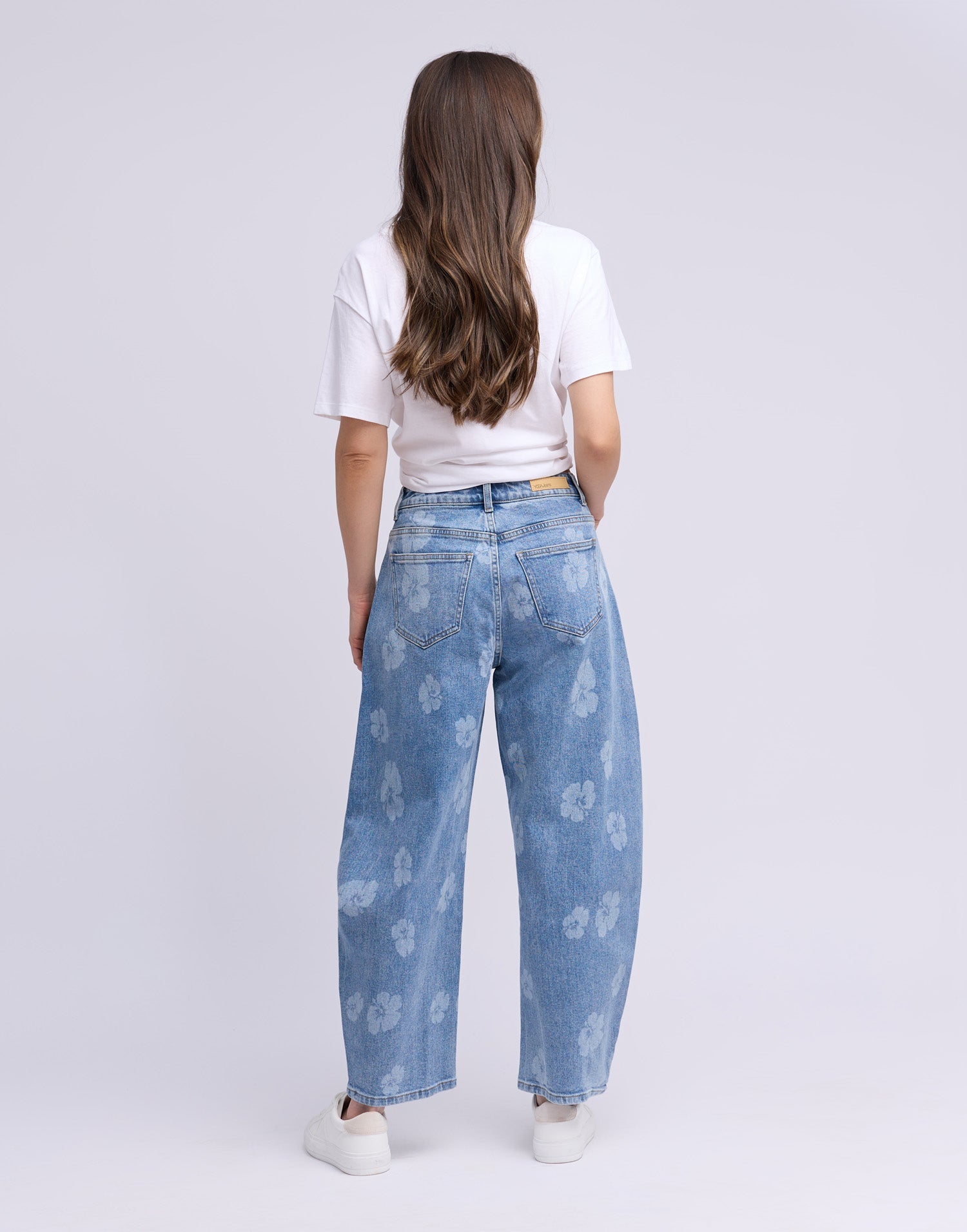 MALIA RELAXED JEANS / KARLIE
